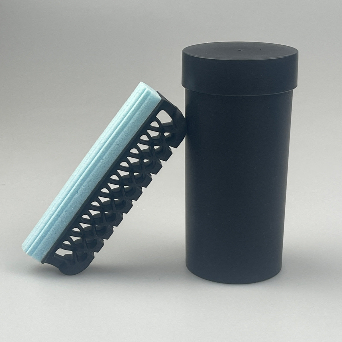 Elegant Wooden Beard Maintenance Tool Organizer - Perfect Gift Idea for Him with Built-in Rinse Cup