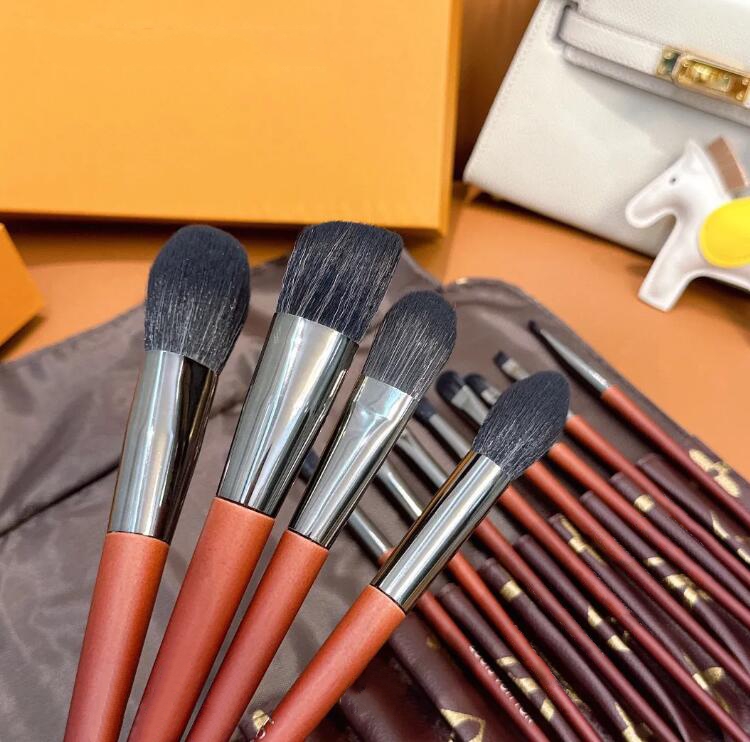 Makeup Brushes white letter old flower 12 piece set New luxury Women Eye shadow Lip brush cosmetics brush designer letter portable blusher brush makeup br CL250118