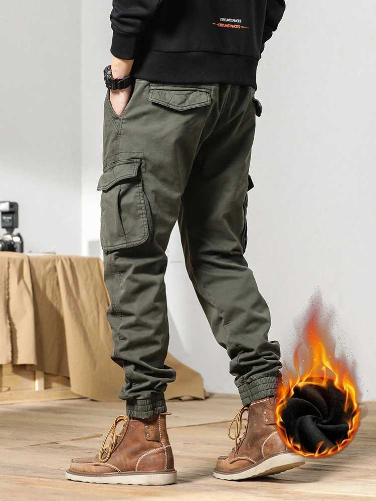 2023 New Multi-Pockets Winter Cargo Pants Men Fleece Liner Thick Warm Slim Fit Joggers Streetwear Casual Cotton Thermal TrousersXJ240813