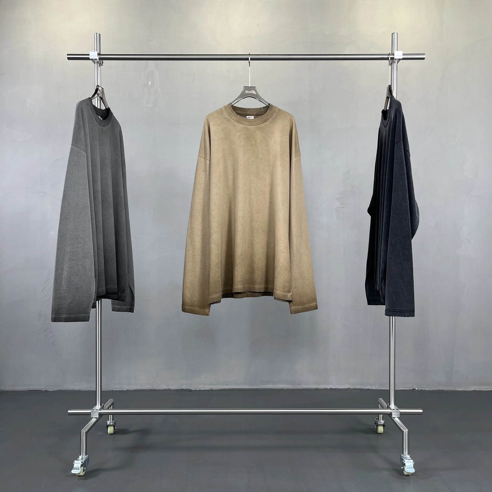Long-sleeved t-shirt with bottom color 240812