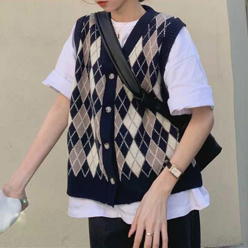 Womens Vintage Classic Argyle Harajuku Y2K Sleeveless Outewear Knitted Sweater Vest Casual Preppy Style V Neck Loose Waistcoat 240812