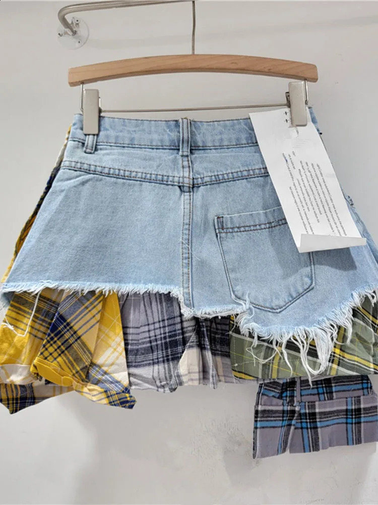 EWQ Contrast Color Patchwork Plaid Spliced High Waist A-line Denim Shorts Irregular Skirt For Women 2024 Spring Summer 16U8784 240812