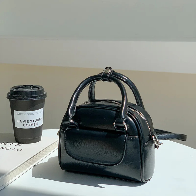 Womens bag Fashion Boston Bag Mini portable small square Advanced sense personality crossbody 240817