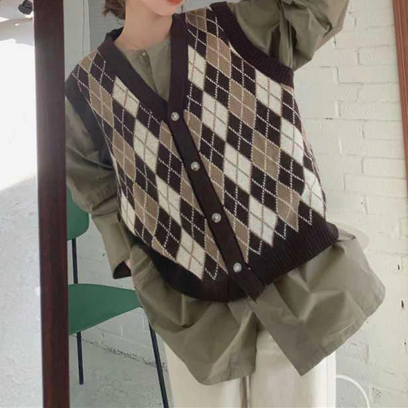 Womens Vintage Classic Argyle Harajuku Y2K Sleeveless Outewear Knitted Sweater Vest Casual Preppy Style V Neck Loose Waistcoat 240812
