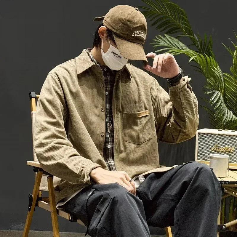 Autumn long sleeved mens Corduroy shirt solid color Y2K retro goods Korean fashion loose streetwear 240812