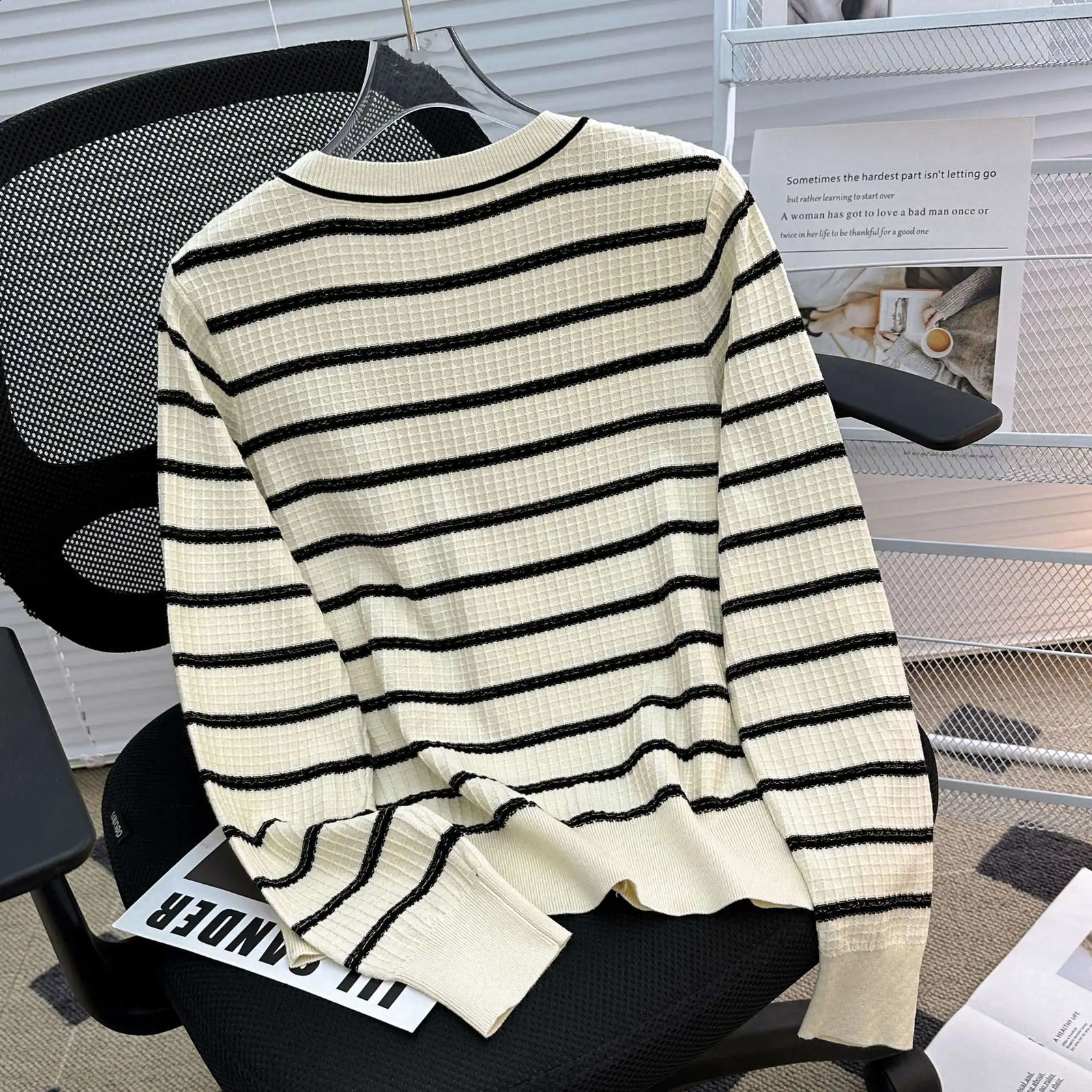 Autumn Round Neck Pullover Long-sleeved Sweater for Women Striped Color Matching Temperament Fashionable Womens Top 240812