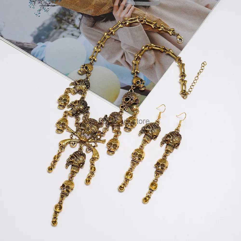 Pendant Necklaces Halloween Jewelry Set Declaration Retro Pirate Skeleton Necklace Mens Rhinestone Bicycle Gothic Punk H240813