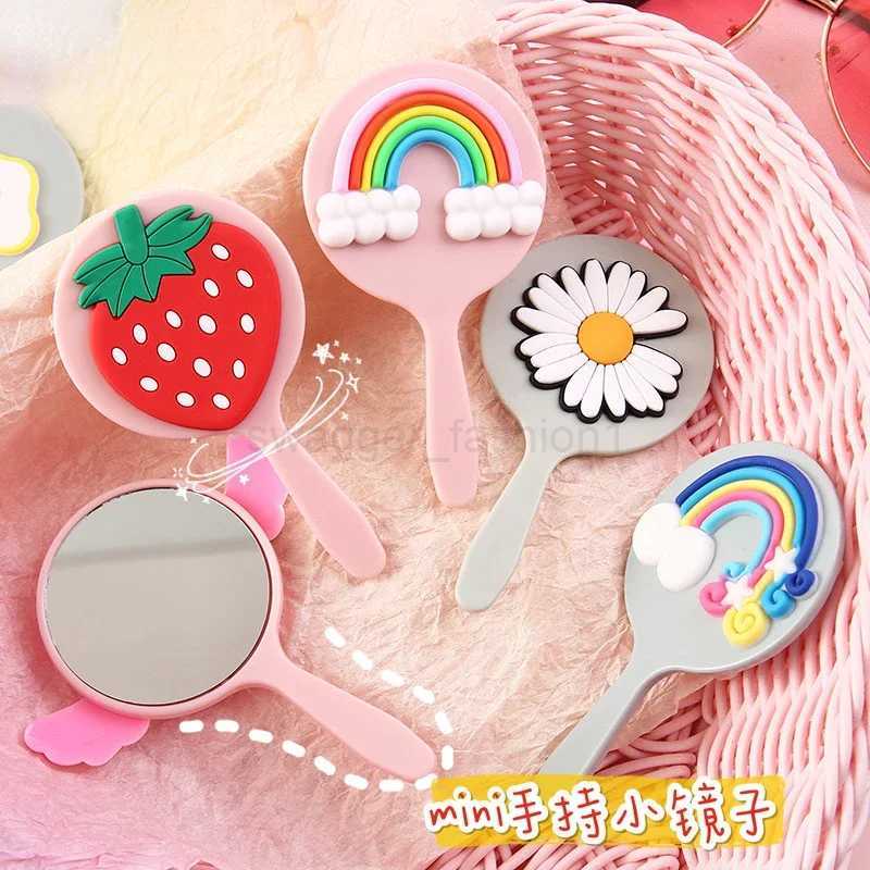 Mini Creative Cartoon Portable Traveling Makeup Mirror Korean Ins Fashion Sweet Cute Women Girls Face Make-up Handheld MirrorXJ240813