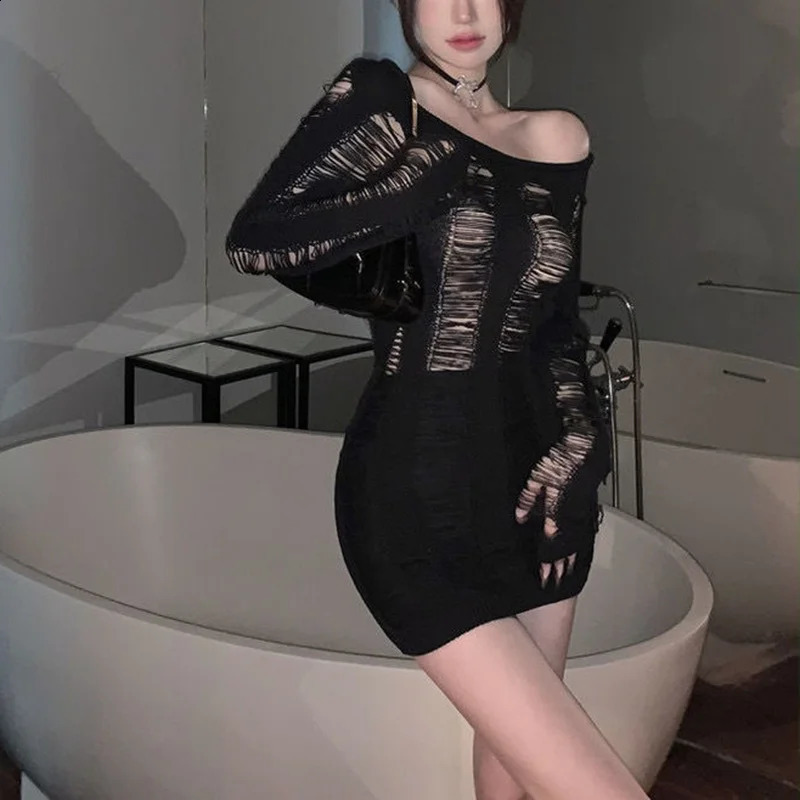 Women Dark Goth Split Hole Knit Sweaters Black Gothic Lady Hollow Out Cool Pullover Sweater Autumn Sexy See Through Pull Jumpers 240812