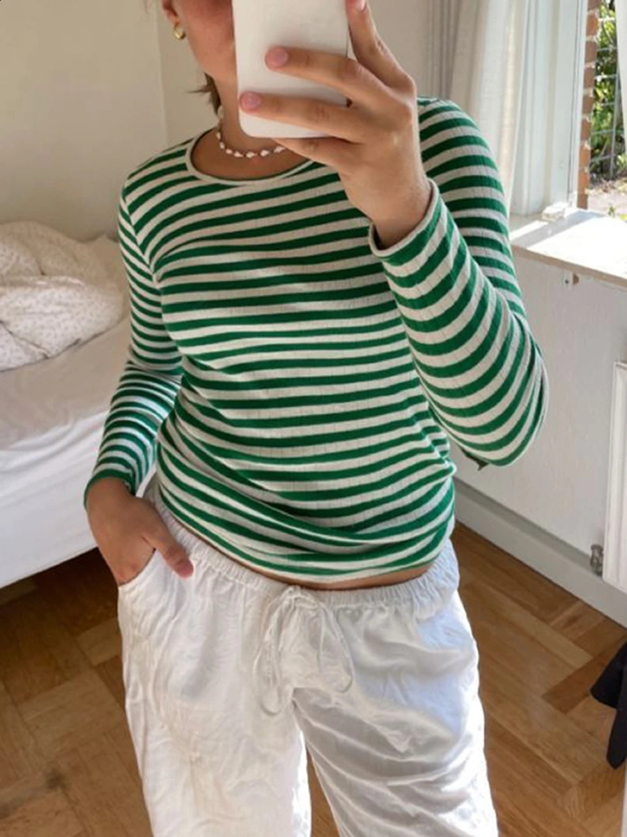 Y2K womens long sleeved casual basic Tshirt with floral retro style crop top 240812