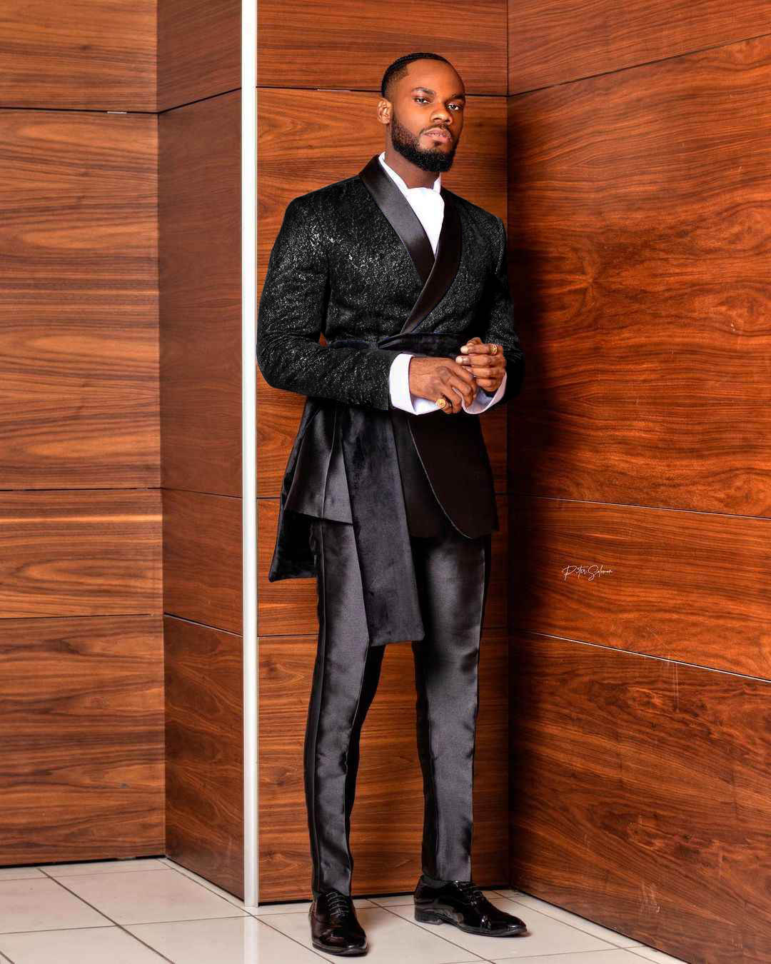 Slim Fit Men Suits With Wrap Two Pieces Sets Jacket Pants Shawl Lapel Wedding Tuxedos Luxury Business Formal Groom Wear Cosplay