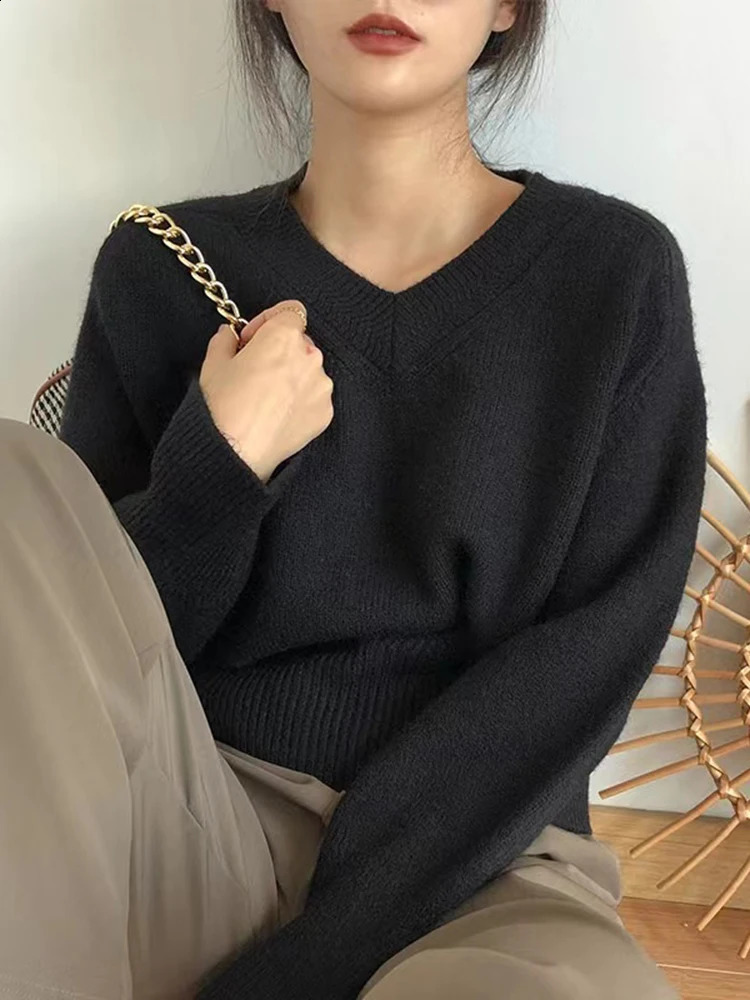 Retro Vneck womens autumn and winter sweaters loose knit with floral patterns soft solid skydiving knitted tops 240812