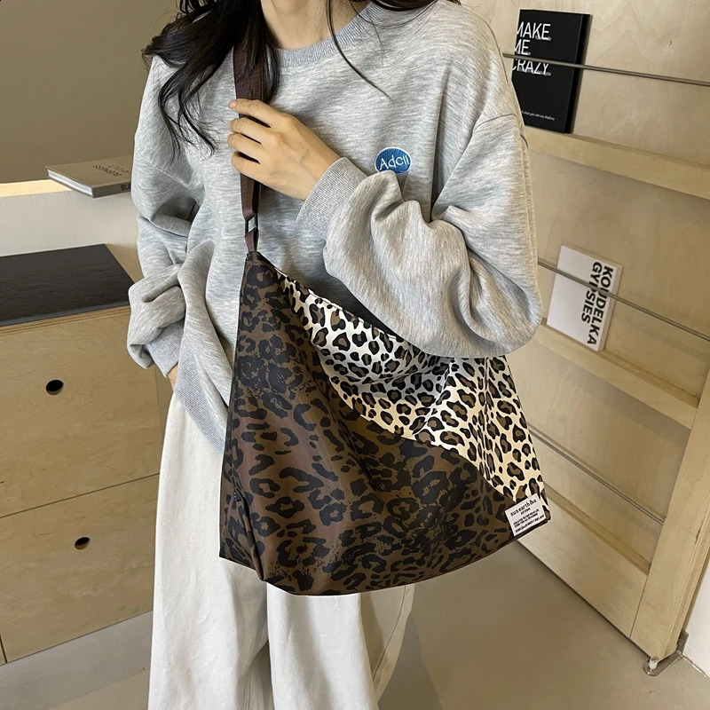 Rose bucket nylon shoulder cross shaped bag womens coffee leopard printed fabric large capacity handbag casual travel shopping 240813