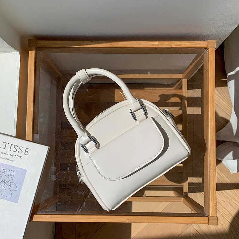 Womens bag Fashion Boston Bag Mini portable small square Advanced sense personality crossbody 240817