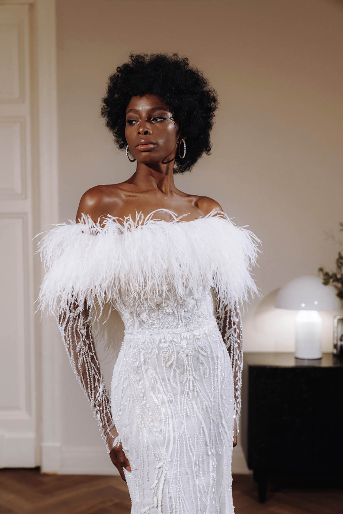 Feather Mermaid Wedding Dress Appliques Tassel Beading Off Shoulder Long Sleeve Bride Gowns Sweep Train Tulle Bridal Dresses