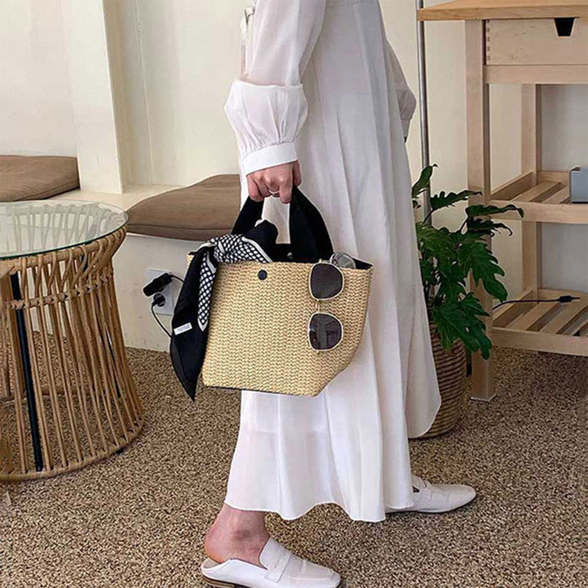 The tote bag new rural style woven bag retro casual hand-held grass woven bag summer beach vacation women's bag