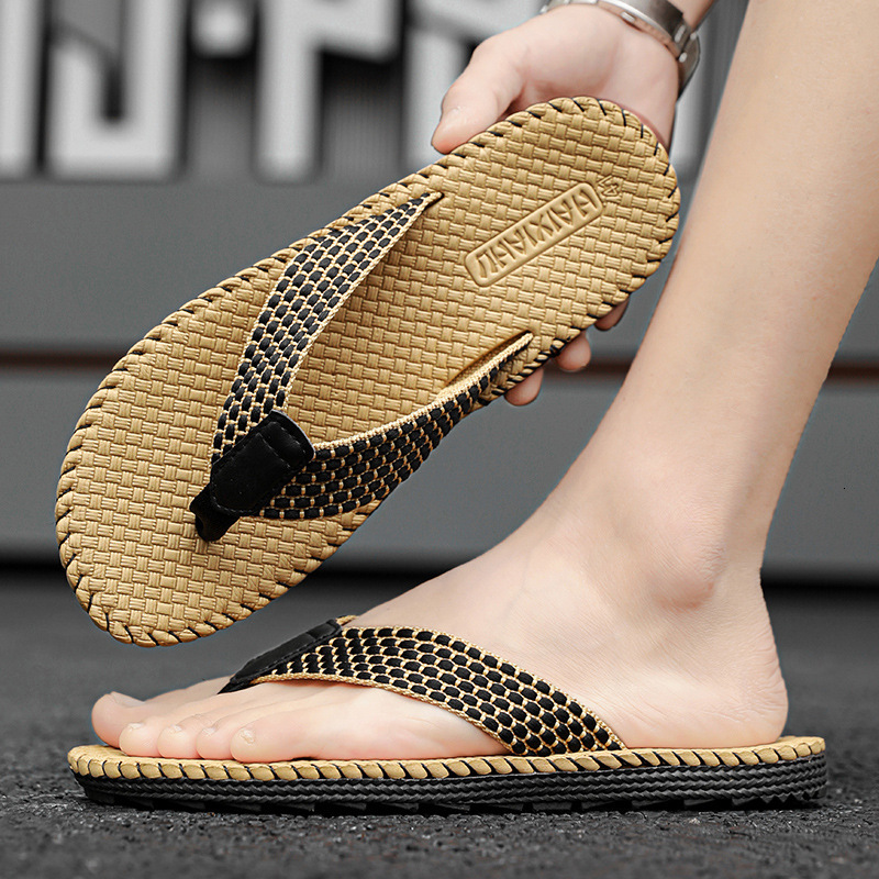 Designer's new Flip men's flip flops outdoor casual sandals indoor shower slippers
