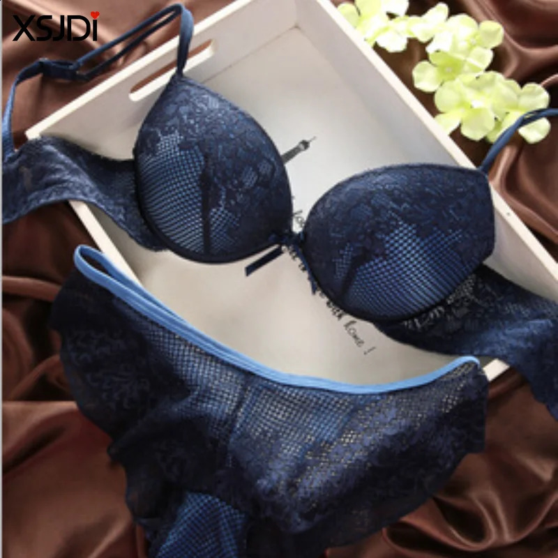 Womens Sexy Lace Bra Set Fashion Thin Deep V Bra Push-up Underwear Lenceria Mujer Vintage Embroidered Solid Color Bra Set 240812