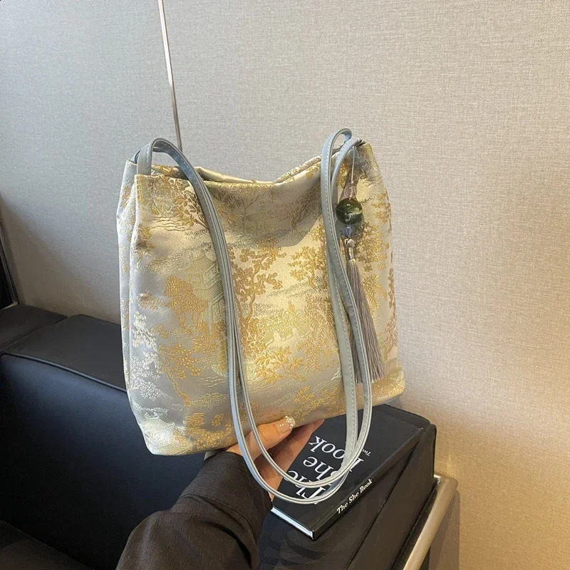Casual Interior Comparison Shoulder Bag Large Capacity High Quality Womens Magnetic Buckle Canvas Handbag 240813