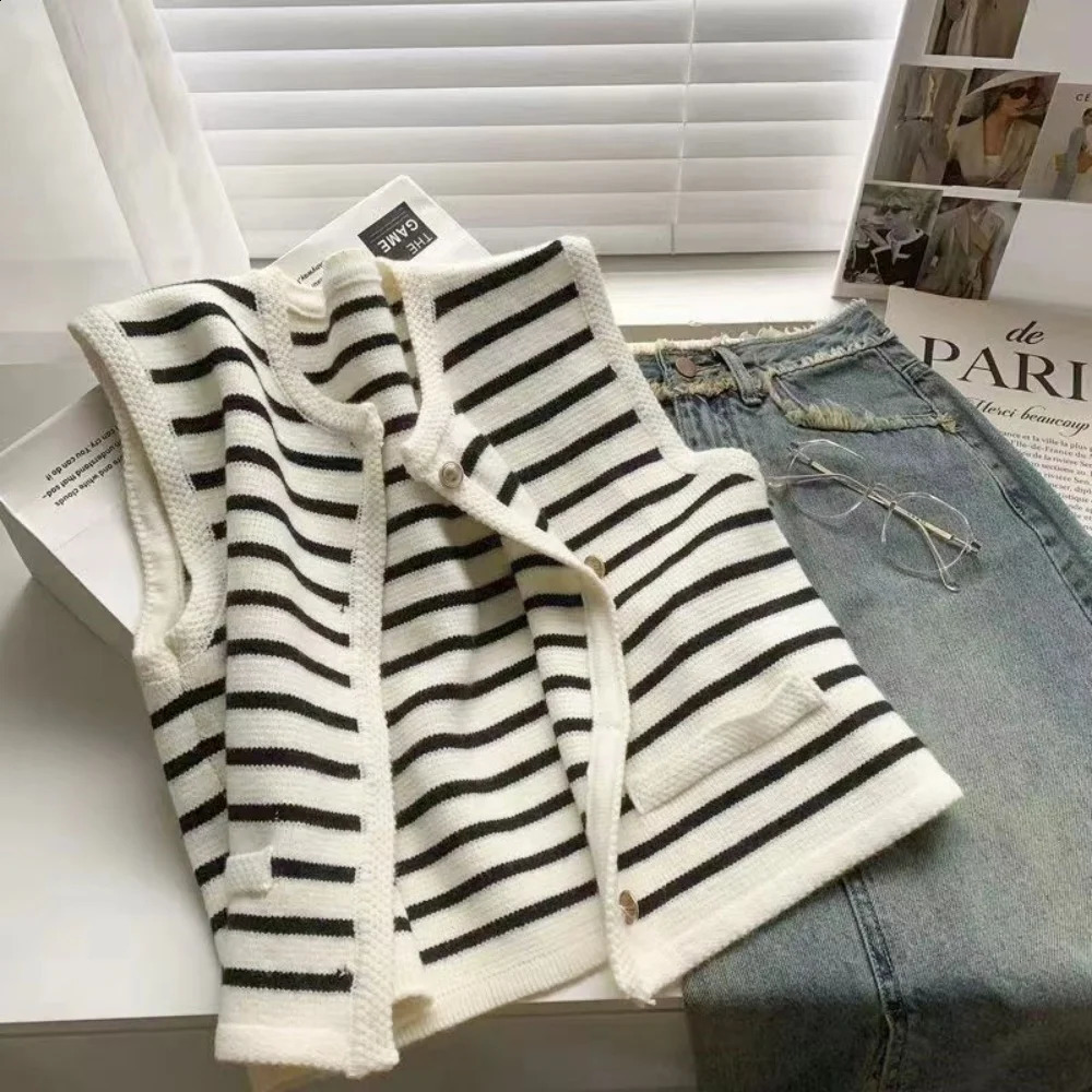Korean elegant and chic knitted vest with striped casual sweet office womens sleeveless sweater cardigan retro basic 240812