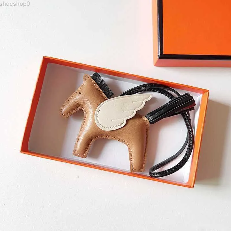 Sheepskin Bag Swift Keychains Horse Keychain Lanyards Charm Paddock Popula Real Leather Nano Peg Pendant Wing Flying Ornament d3e3