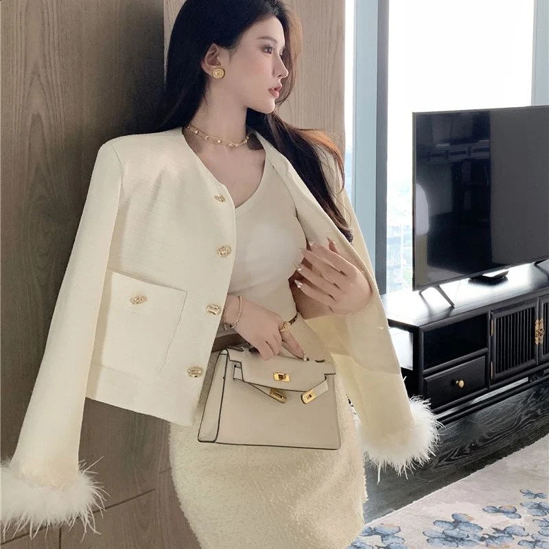 Rimocy Black Feather Long Sleeve Jackets Women Fashion Round Neck Cropped Tweed Coats Woman Golden Single Breasted Chic Jacket 240812