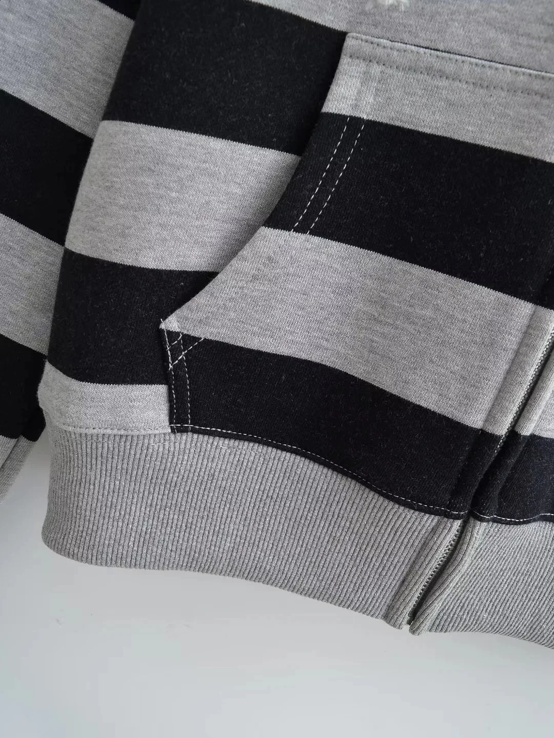 Women Long Sleeve Open Zipper Loose Hoodies Casual Sweats Black Navy Autumn Winter Harajuku Contrast Striped Hooded Sweatshirt 240812