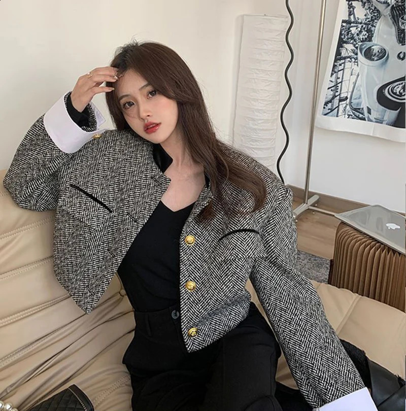 Zoki Vintage Striped Y2k Jacket Women Streetwear Long Sleeve Casual Tweed Short Suit Coat American Retro Stander Collar Tops 240812