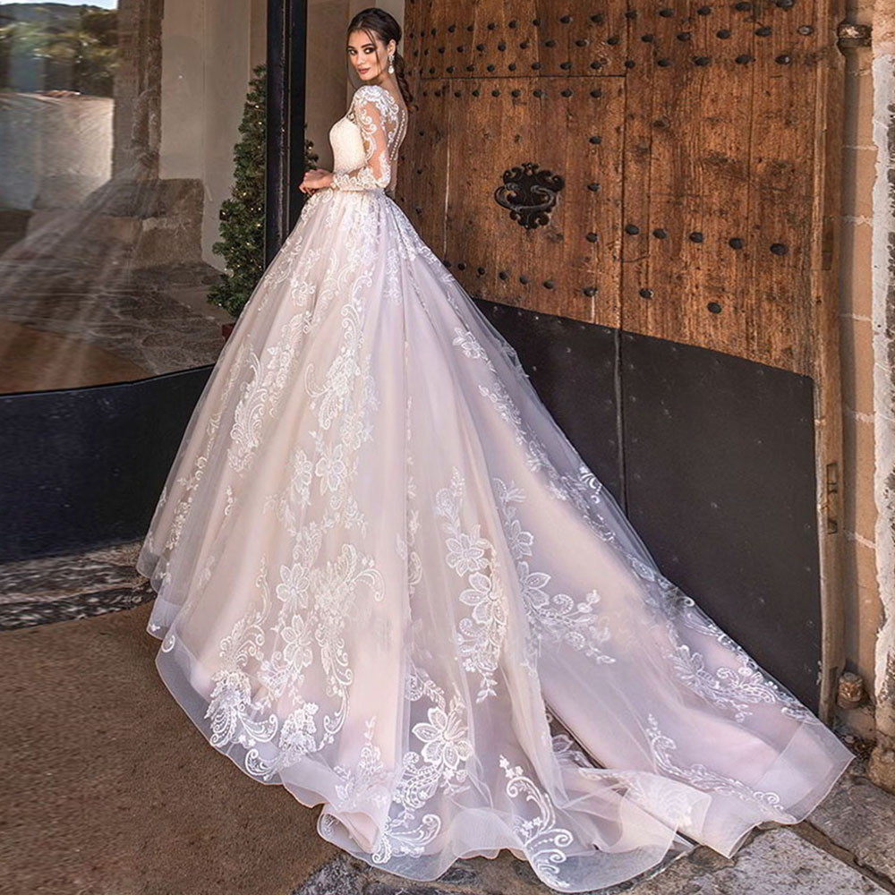 Exquisite Lace Appliques Ball Gown Long Sleeves Wedding Dress For Bride Buttons Illusion Back Sweep Train Bridal Gown Plus Size