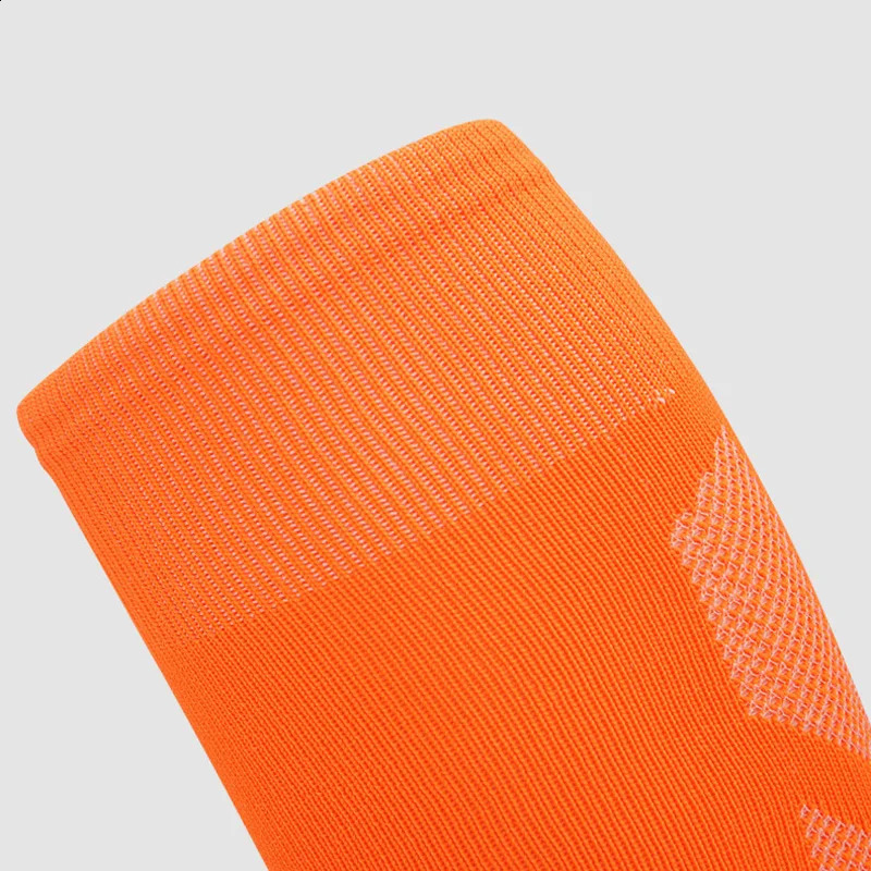 White Black Stripes Football Soccer Socks For Men Teenages Kids Boys Over the Calf Baseball Rugby Athletic Women Girls 240805