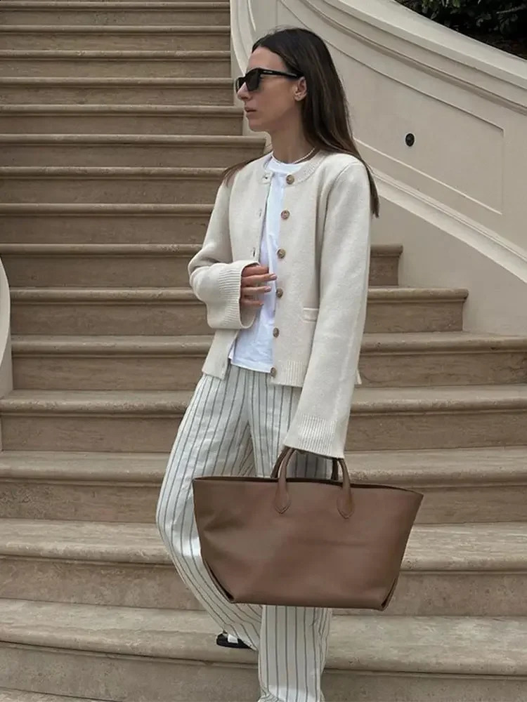 Fashionable solid knit Oneck cardigan womens long sleeved single chest pocket sweater autumn clothing 240812