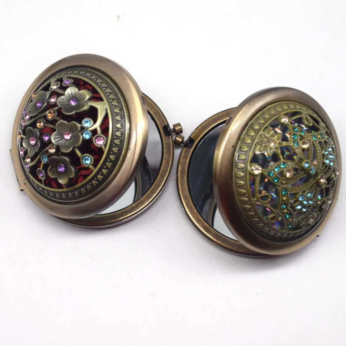 Bronze Color Flower Diamond Metal Portable Pocket Mirror Mini Two-sides Folding Makeup Mirror Vintage Butterfly Cosmetic MirrorsXJ240813