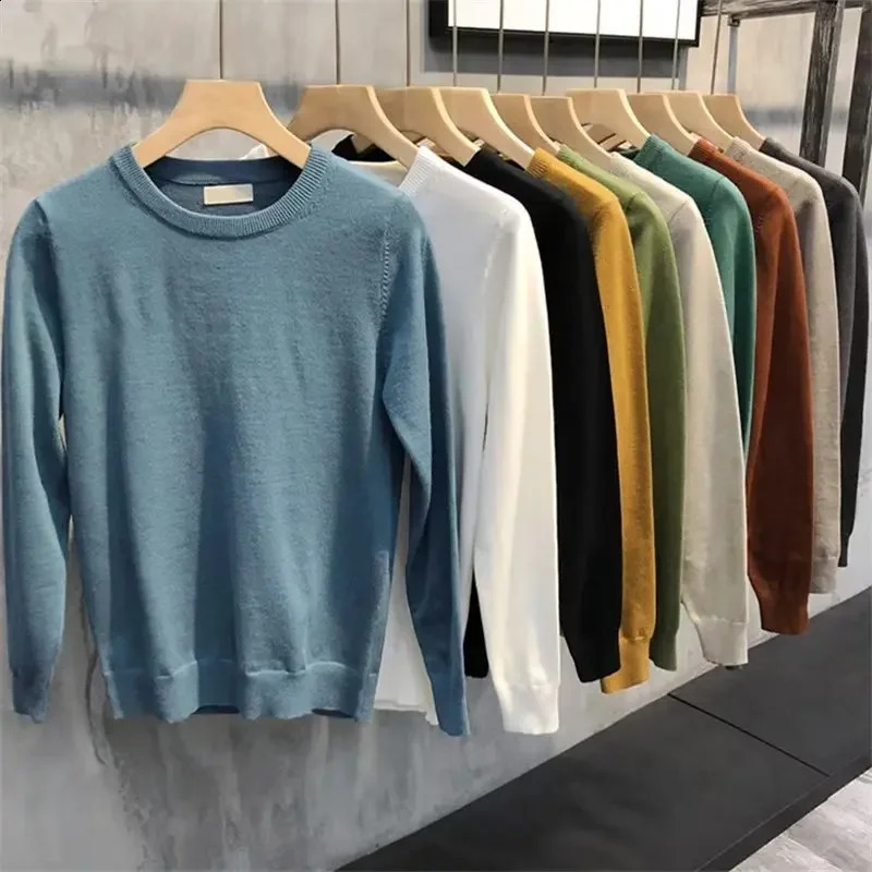 Spring and autumn solid color round neck knitted wool sweater suitable for men warm smooth silhouette variable base top scene 240812