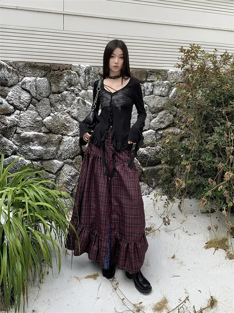 Womens Plaid A-line Long Skirt Vintage Y2k Skirt Harajuku Korean Streetwear Fashion A-line Skirts Emo 2000s Trashy Clothes 240812