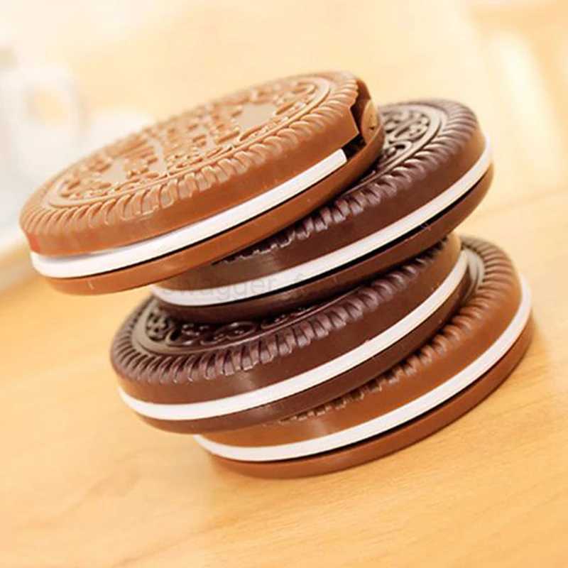 Portable Mini Pocket Mirror With Comb Brown Cute Chocolate Cookie Shaped Design Mirror Makeup Chocolate Folding Comb Makeup GiftXJ240813