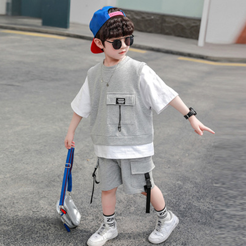 Boys summer suit 2024 summer new boys handsome fashion children's striped short sleeve children's clothes thin R240813