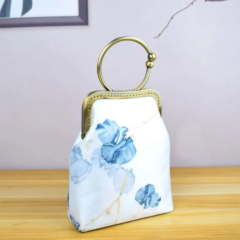 Fashion Retro Handmade Bag Womens Lock Hand Shell Womens Handbag Wallet Chain Womens Shoulder Cross Body Bag 240812