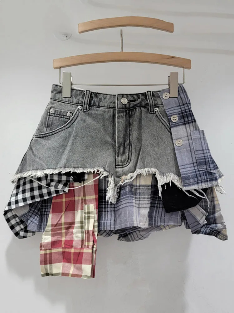 EWQ Contrast Color Patchwork Plaid Spliced High Waist A-line Denim Shorts Irregular Skirt For Women 2024 Spring Summer 16U8784 240812