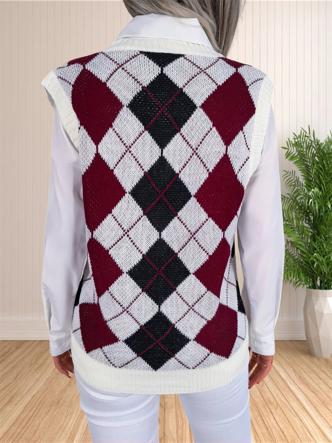 Womens Loose V-Neck Preppy Style Argyle Plaid Knitted Sweater Vest 240812