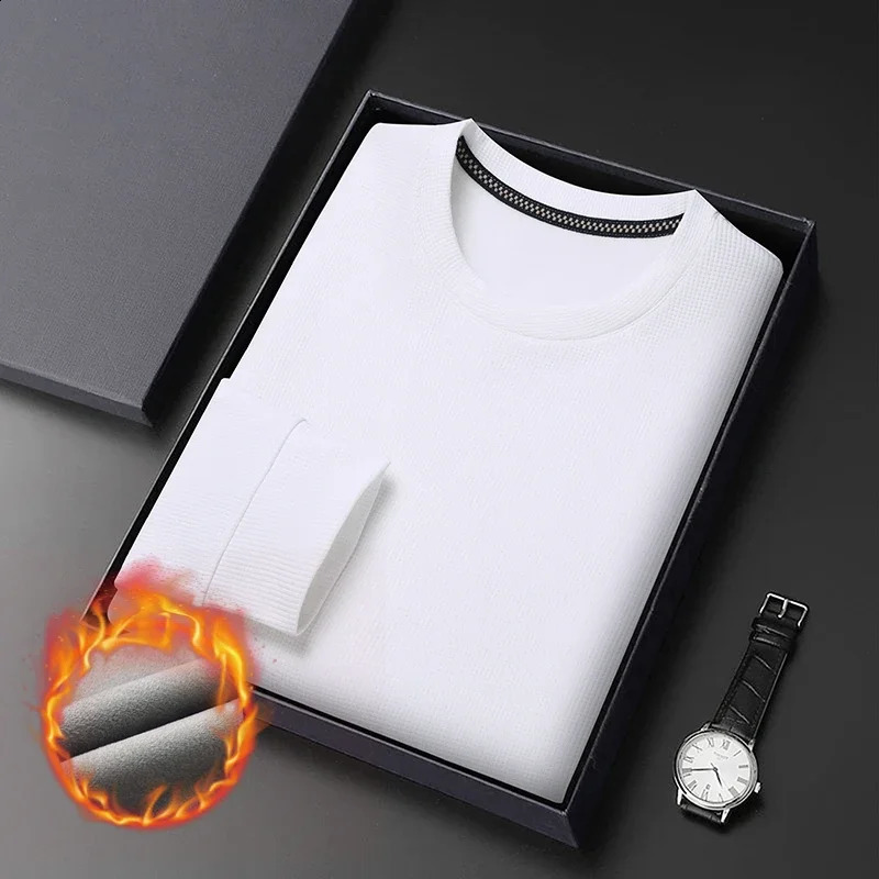 Mens Autumn and Winter Long Sleeved Round Neck Solid Color T-shirt Warm Plush Top 240812