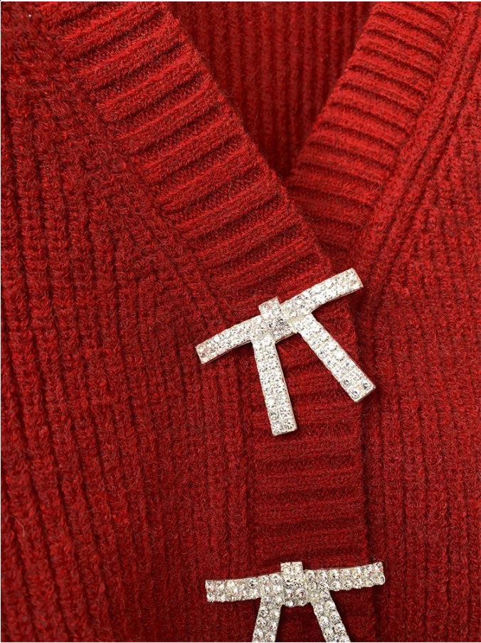 Autumn And Winter Clothing Fashion Trend Ladies French Retro Knitted Cardigan V-neck Long-sleeved Solid Color Sweater 240813