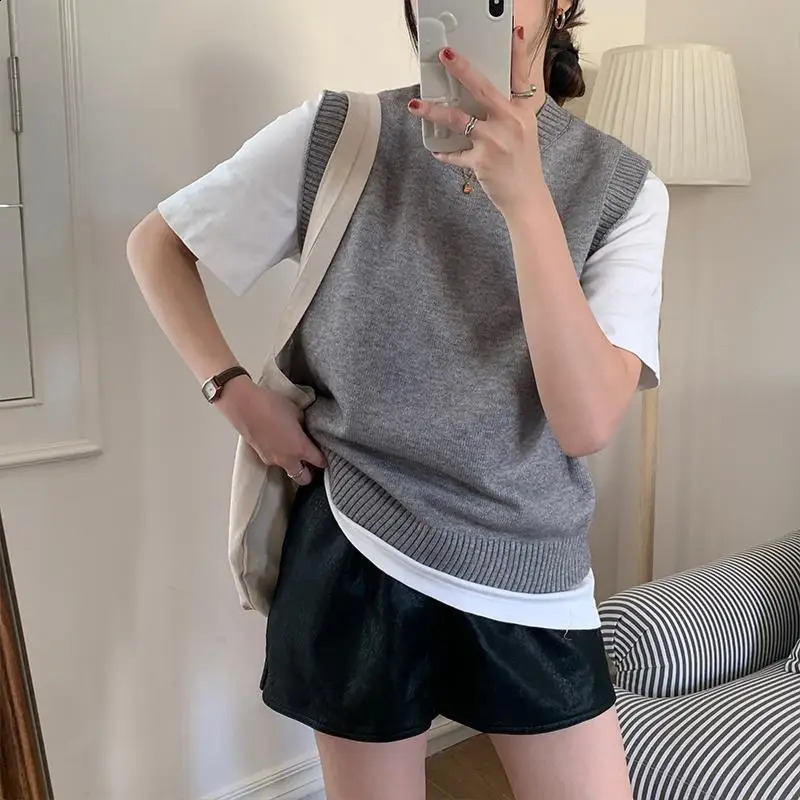 Sweater Vest Women Solid Preppy Style Loose Fit Layering Korean Fashion Knitted All-match Students Casual Spring Simple Mujer 240812