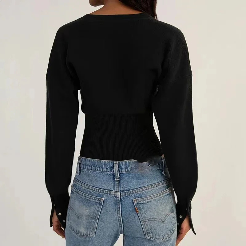 Lace knitted cardigan Tshirt long sleeved womens slim fit Oneck crop top button Korean fashion sweater 240812