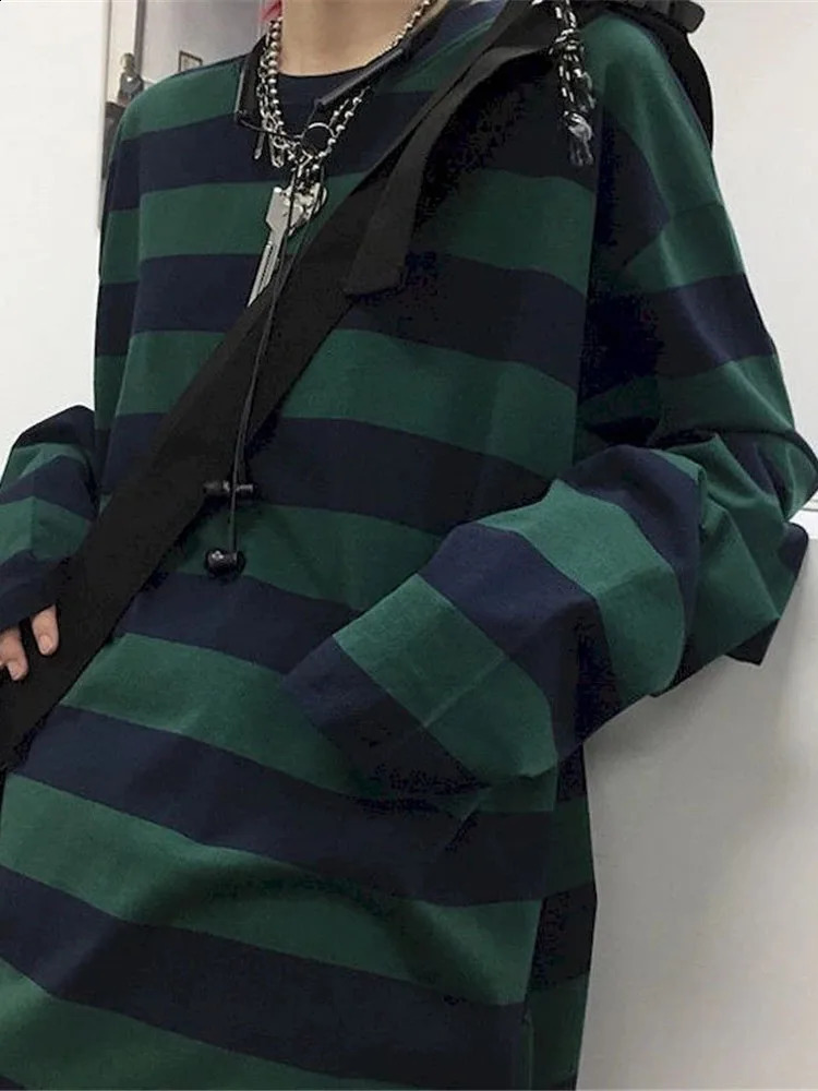 Ultra fine striped Tshirt womens Gothic top loose zipper spring long sleeved Harajuku couple 240812