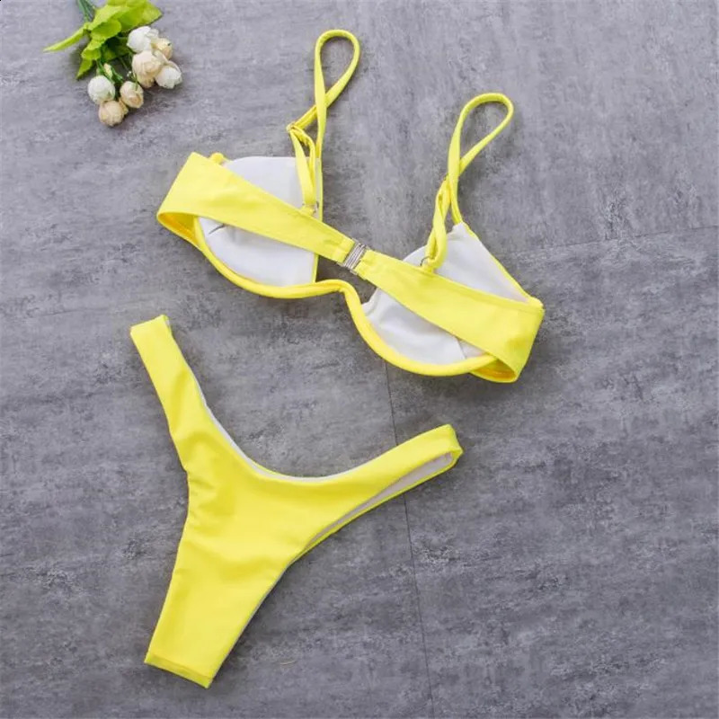 Women 2PCS Bikini Set Solid Color Wire Padded V-Shaped Back Buckle Bra Triangle High Waist Panty Summer Swimming Set Underwear 240812