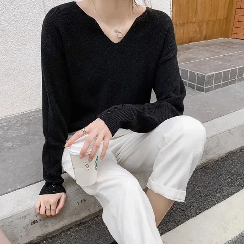 Korean Sweater Womens Autumn Winter Spliced V-neck Button Screw Thread Fashion Solid Casual Long Sleeved Knitted Tops 240812