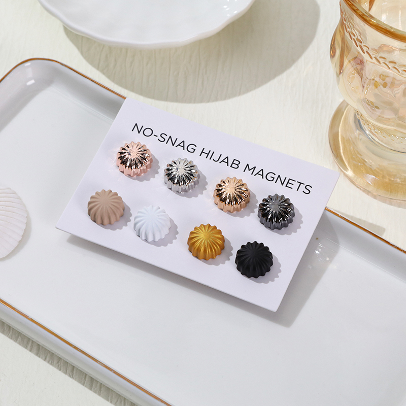 Sunflower magnetic buckle scarf buckle collar clip magnetic suction buckle brooch scarf shawl fixed anti light magnetic buckle