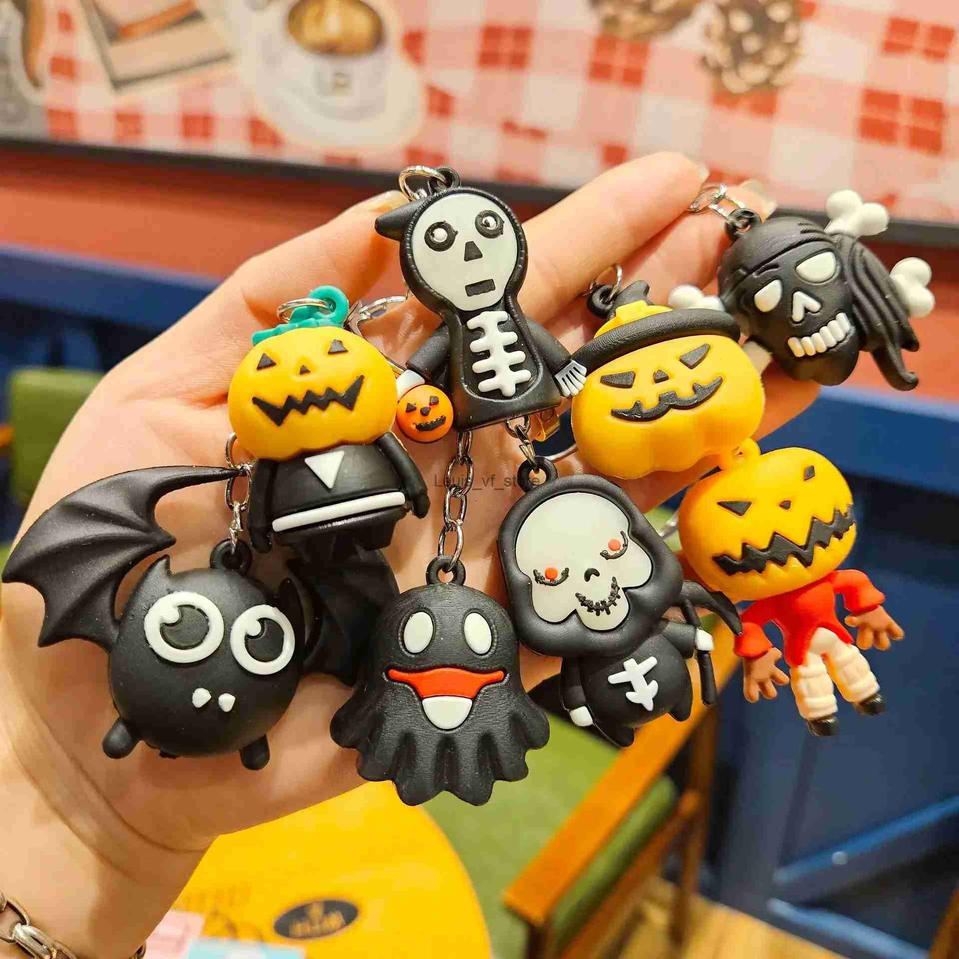 Keychains Lanyards Cute Skeleton Keychain Cartoon Pumpkin Bat Sile Doll Girl Boy Backpack Pendant Halloween Accessories Gift H240813