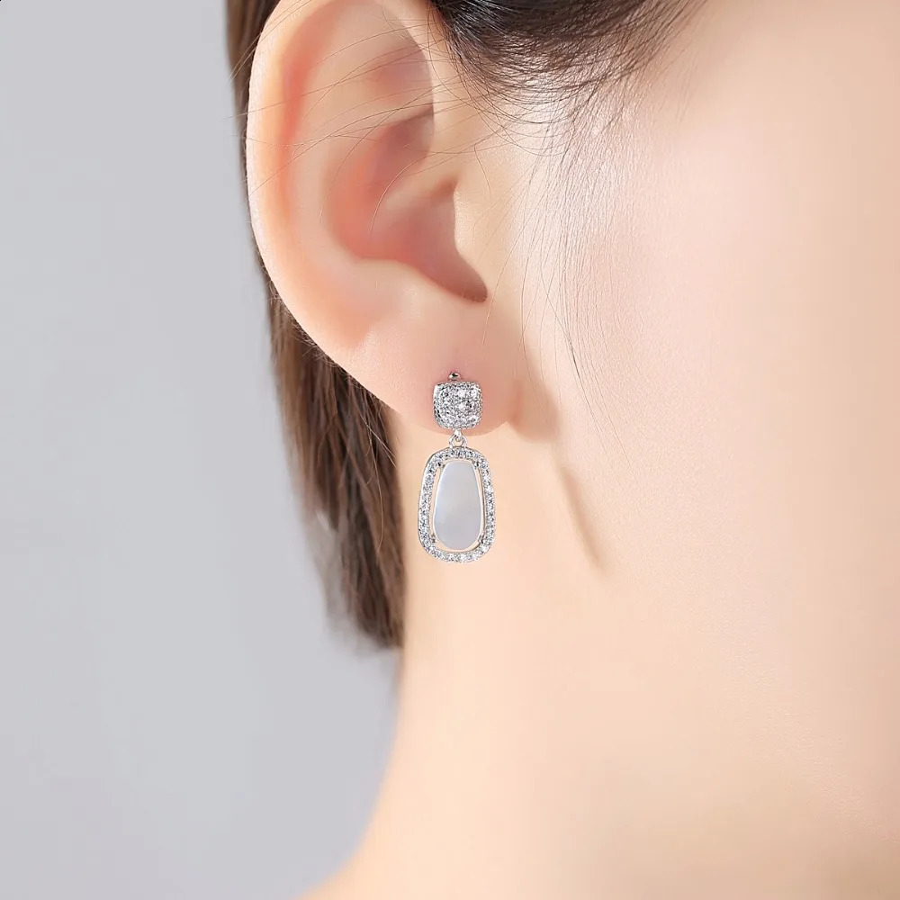 LUOTEEMI Geometric Natural Shell Crystal Elegant Pendant Earrings Womens Handmade Retro Wedding Party Brincos 240810