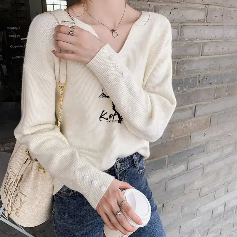 Korean Sweater Womens Autumn Winter Spliced V-neck Button Screw Thread Fashion Solid Casual Long Sleeved Knitted Tops 240812